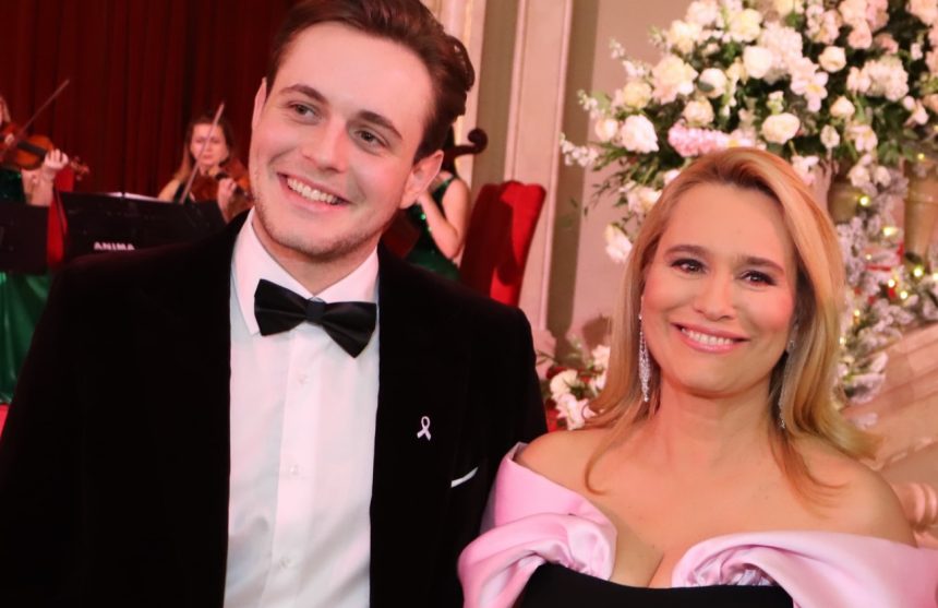 Surpriza pe care Andreea Esca a primit-o de la băiatul ei: gestul lui Aris Eram pentru mama sa celebră – „De mic îmi plăcea să o surprind” 1 surpriza primita de andreea esca de la baiatul ei ce a facut aris eram pentru mama lui celebra de mic imi placea sa o surprind 67c9b54305791
