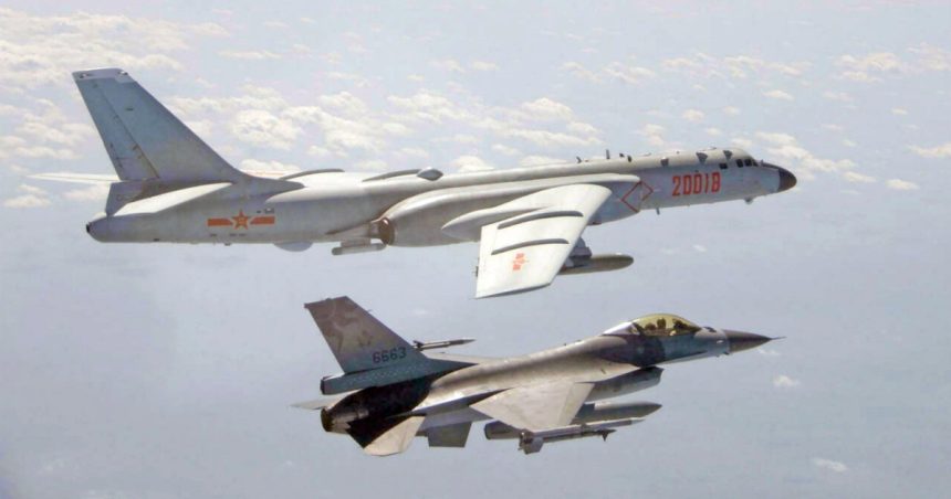 tensiuni uriase in marea chinei de sud beijingul a trimis doua bombardiere inainte vizitei secretarului american al apararii 67e6835a1c7ca