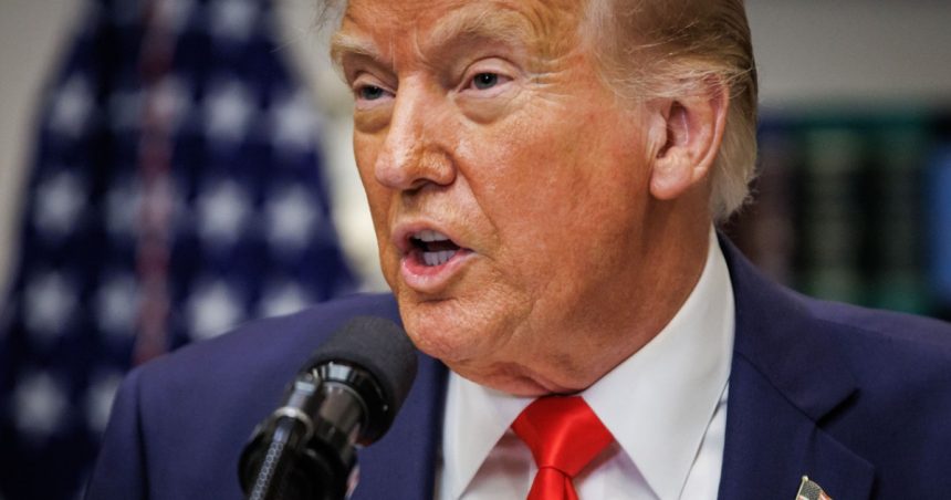 Trump propune o reformă semnificativă a politicii NATO: SUA ar putea să nu mai intervină în apărarea unei țări atacate, dacă aceasta nu a investit suficient în apărare. 1 trump ar vrea o schimbare majora a politicii nato sua ar putea sa nu mai apere o tara atacata daca nu a investit destul in aparare 67ca077f2a175