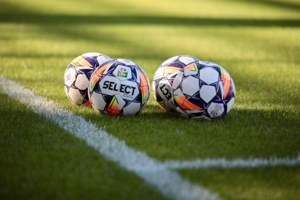 un alt antrenor din superliga e pe faras clubul vrea sa i rezilieze contractul 67d941d31ad21