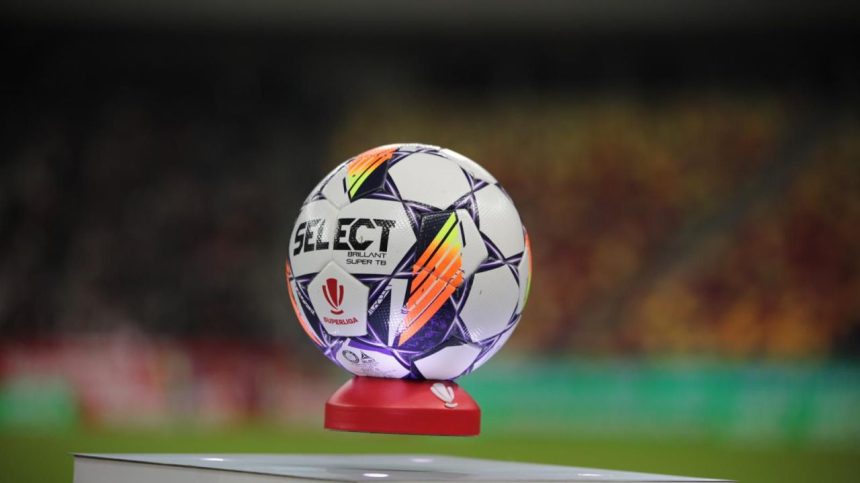 un antrenor din superliga poate fi demis inainte de finalul sezonului regulat 67c2f44aefb42