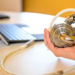 Un australian a trăit 100 de zile cu o inimă artificială din titan înainte de transplant, un dispozitiv care ar putea salva milioane de vieți. 2 un australian a trait 100 de zile cu o inima artificiala din titan inainte de transplant dispozitivul ar putea salva milioane de vieti 67df030cd57b2