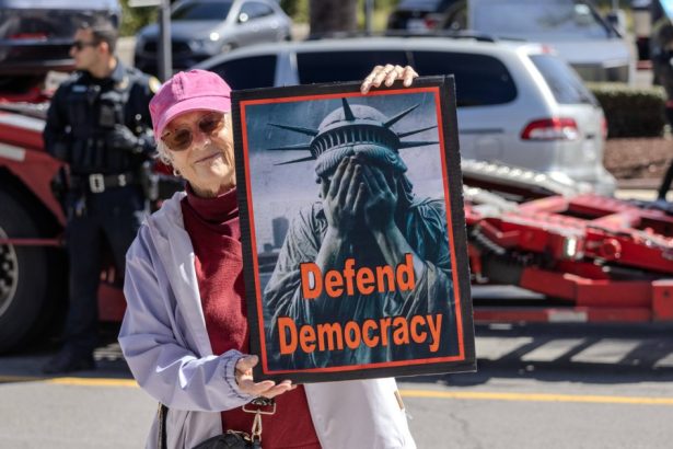 un deputat francez crede ca sua ar trebui sa restituie statuia libertatii americanii au ales sa fie de partea tiranilor 67d7e2c4805ee