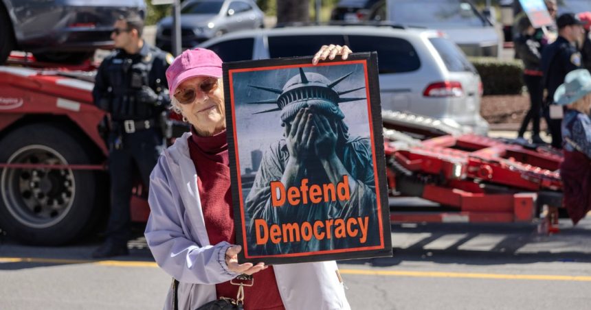 un deputat francez crede ca sua ar trebui sa restituie statuia libertatii americanii au ales sa fie de partea tiranilor 67d7e2c4805ee