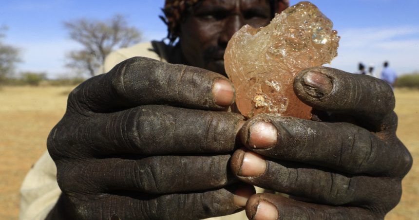 un ingredient esential din coca cola bomboane mms si rujuri loreal este obiectul contrabandei din sudanul devastat de razboi 67c6d2d1a23ad