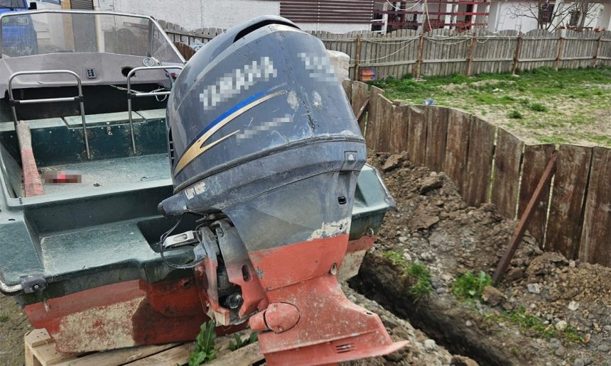 Un motor de barcă de 5.000 de euro căutat în Suedia a fost descoperit la un pescar din județul Tulcea. 1 un motor de barca de 5 000 de euro cautat in suedia a fost gasit la un pescar din judetul tulcea 67d7e3cccad9a