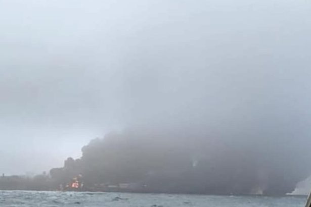 un petrolier a luat foc dupa ce s a ciocnit cu o nava de marfa in largul coastei de nord est a angliei 67cee7511abe1
