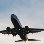 un roman a fost arestat pe aeroportul otopeni dupa ce a facut scandal in avion si a agresat o stewardesa 67c70fcdeea59