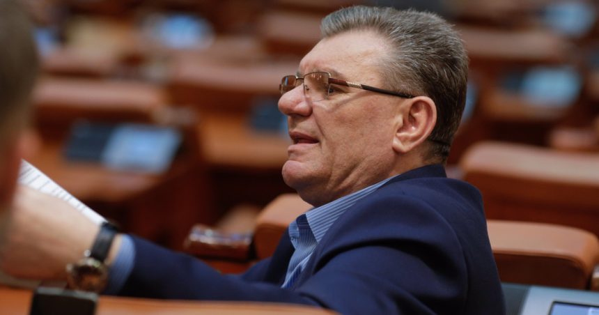 Acuzații homofobe în Parlament. Liderul deputaților SOS către USR: „Primiți ordine de la minoritățile sexuale. V-ați pierdut oja” 1 video acuzatii homofobe in parlament liderul deputatilor sos catre usr primiti ordine de la minoritatile sexuale v ati pierdut oja 67c861a6386d5