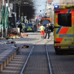 video alerta in germania o masina a intrat cu viteza intr o multime de oameni autoritatile avertizeaza populatia sa evite zona 67c5a94243bbe