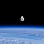 video astronautii adusi de pe statia spatiala internationala au fost intampinati de delfini dupa ce au amerizat in largul floridei 67da893f9edc3