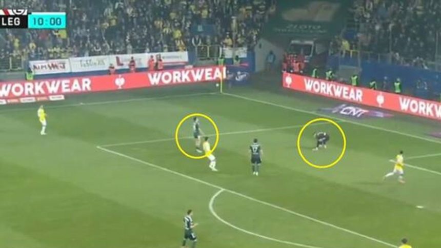 video caz neverosimil in polonia un suporter a pacalit portarul iar legia a marcat un gol cum rar se vede 67cf4271ecfc7