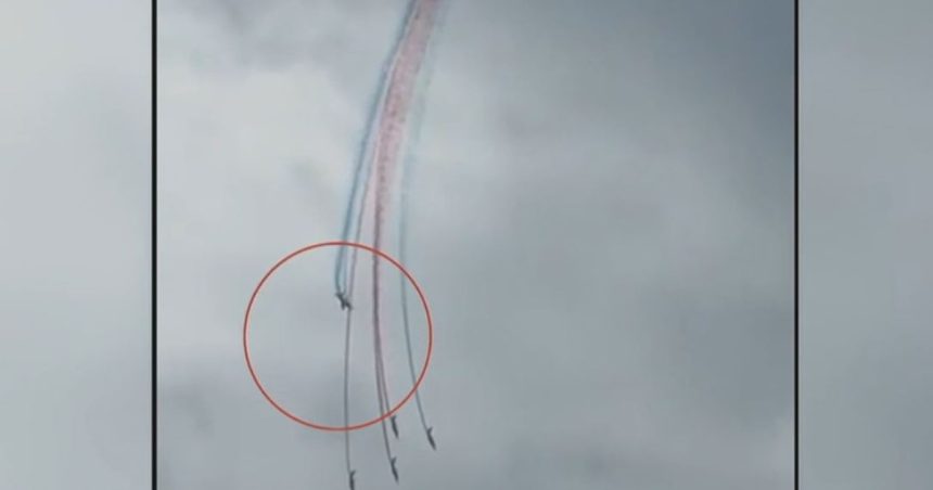 video doua avioane s au ciocnit in timpul unui exercitiu al unei unitati de elita a armatei in franta momentul impactului 67e3dfa31180a