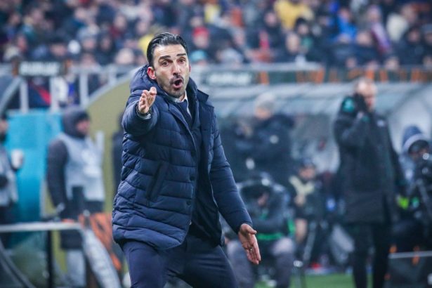 video elias charalambous nu se retrage nu capituleaza anunt de atac pentru meciul cu lyon 67cea0bca35cd