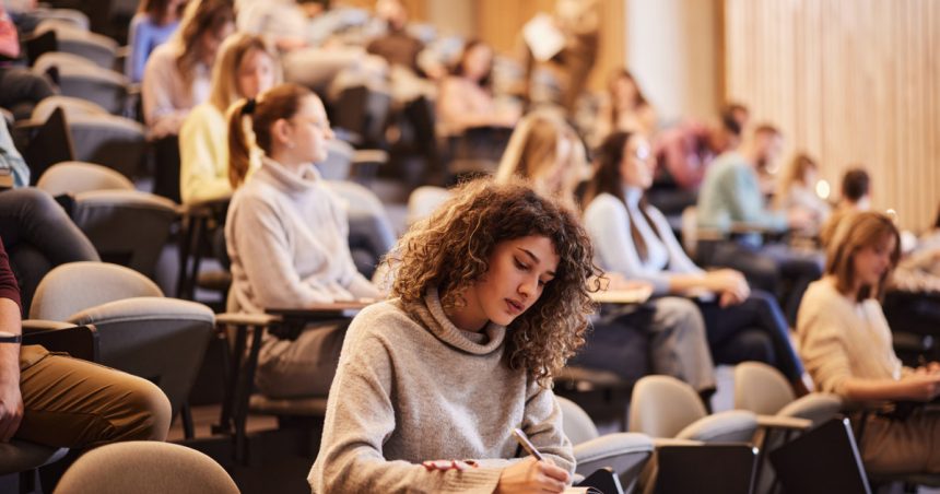 video eurostat sase din 10 studenti romani inscrisi la masterat sau doctorat sunt femei cum explica sociologii fenomenul 67caa5e7c37ed