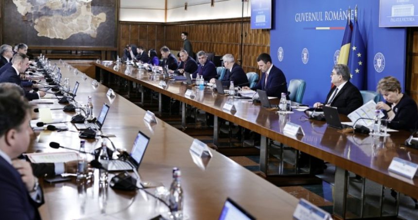 Ministerele au cheltuit mai mult, deși Guvernul a promis economie. Ce instituții au solicitat miliarde în plus la rectificarea bugetară. 1 video ministerele au cheltuit mai mult desi guvernul a promis economie ce institutii au cerut miliarde in plus la rectificarea bugetara 67e4f966b5e0a