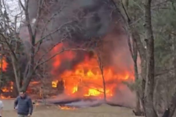 video momentul in care un avion se prabuseste peste o casa nu a existat niciun supravietuitor la bord 67e90e43b704e