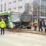 video o basculanta a intrat intr un tramvai in sectorul 6 al capitalei circulatia a fost deviata 67d5433f9bf94