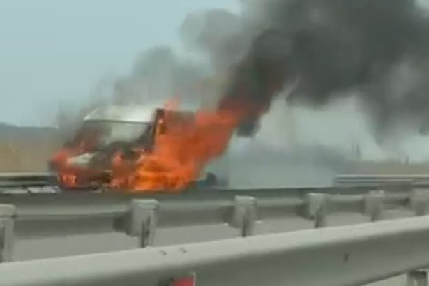 video o duba a luat foc pe autostrada bucuresti ploiesti circulatia rutiera este oprita pe sensul catre capitala 67e14768ab974