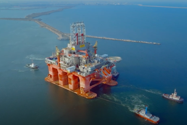 video platforma de foraj transocean barents a plecat din constanta spre spre largul marii negre proiectul neptun deep ia startul 67c9c23aa3002