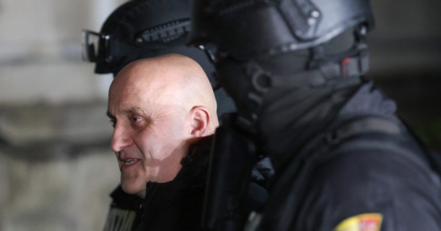 Potra, mesaje de instigare la violență după respingerea candidaturii lui Georgescu: „Mergeți la București, cu parul, furca, toporul” 1 video potra mesaje de instigare la violenta dupa respingerea candidaturii lui georgescu mergeti la bucuresti cu parul furca toporul 67ceb28e5fe8f
