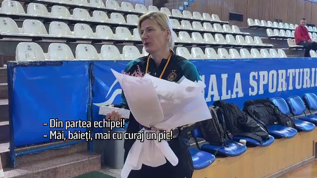 video prima femeie antrenor la o echipa de baieti carmen amariei rasfatata de 8 martie 67cc013e0fbd9