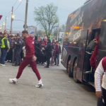 video rapid rapid copiii i au asteptat pe fotbalisti in giulesti imagini de la stadion 67e82836028d1