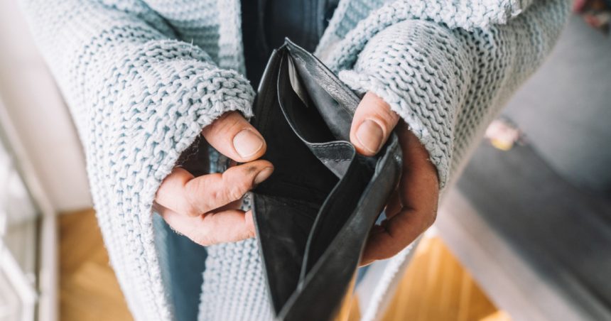 Românii, prea săraci ca să economisească. Patru din 10 recunosc că nu pun niciun ban deoparte. „E îngrijorător și deloc surprinzător” 1 video romanii prea saraci ca sa economiseasca patru din 10 recunosc ca nu pun niciun ban deoparte e ingrijorator si deloc surprinzator 67da50c2b085f