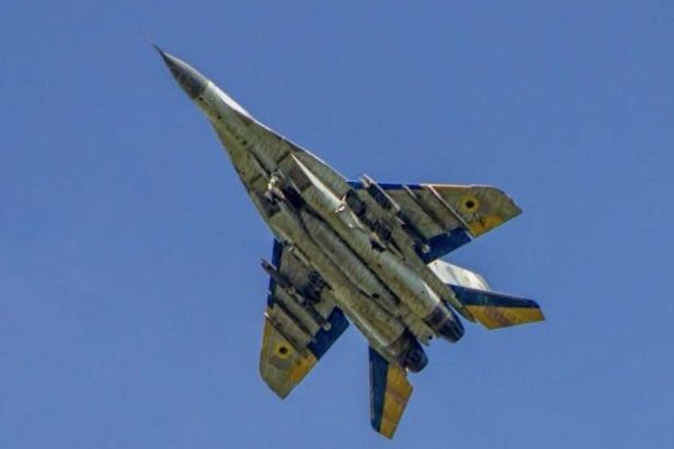 video un mig 29 ucrainean bombardeaza pozitii rusesti folosind bombe ghidate americane imagini spectaculoase 67d95aece006e