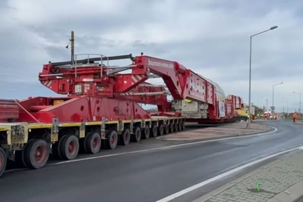 video un nou transport agabaritic de mari dimensiuni cu greutatea de 788 tone a intrat in romania ce traseu va parcurge 67d43ef01d31e