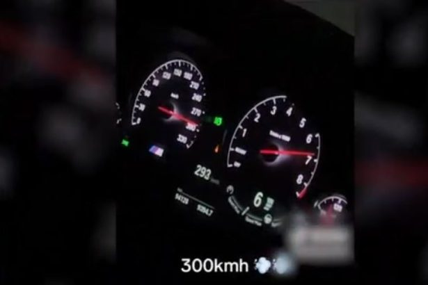 video un tanar de 20 de ani s a filmat in timp ce conducea cu 300 km h pe o autostrada in spania imaginile s au viralizat rapid 67d5c1688cebe