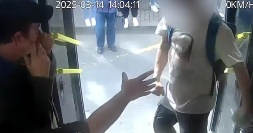 video val de incidente violente in transportul public soferi agresati autobuze si tramvaie vandalizate imagini cu cele mai recente cazuri 67e409c7943a8