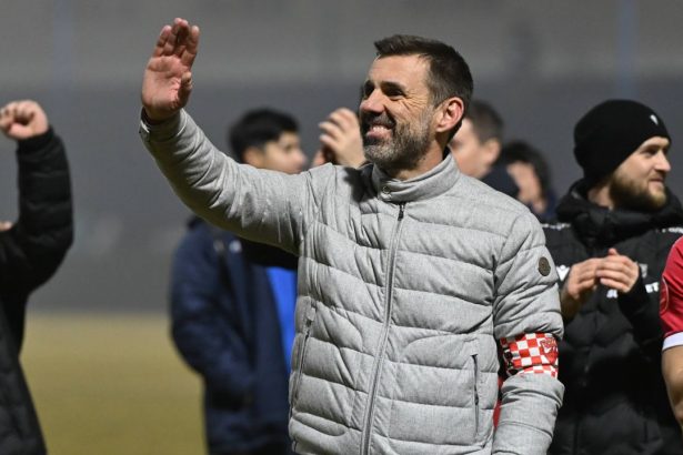 video zeljko kopic a stabilit obiectivul lui dinamo in play off e o diferenta mica de 2 puncte totul e posibil 67d42ce5deb9a