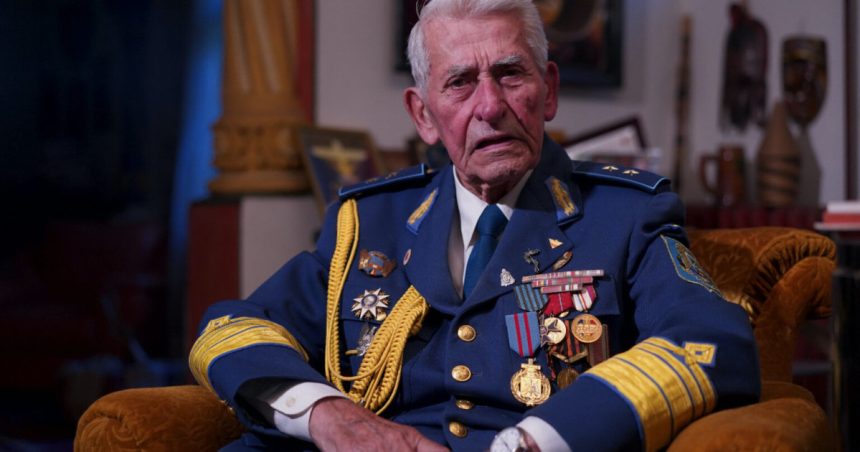 Cine este generalul Radu Theodoru, cercetat în dosarul de trădare și legăturile cu Călin Georgescu 1 videofoto cine este generalul radu theodoru cercetat in dosarul de tradare legaturile cu calin georgescu 67c96c8e695c2