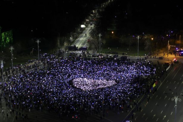 videofoto povestea din spatele imaginii virale de la mitingul pro ue din piata victoriei 67d6bf36ef1e5