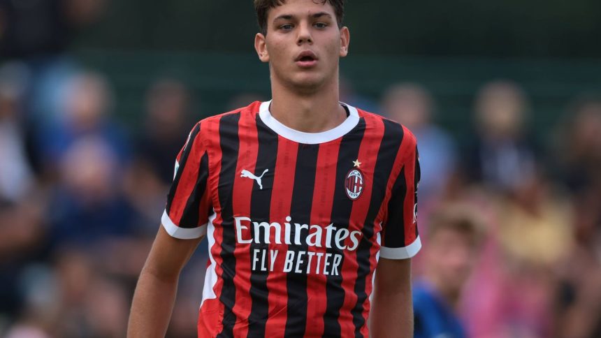 Viitor strălucit pentru românul de la AC Milan: "A ieșit în evidență" 1 viitor stralucit pentru romanul de la ac milan a iesit in evidenta 67e913e3a1228