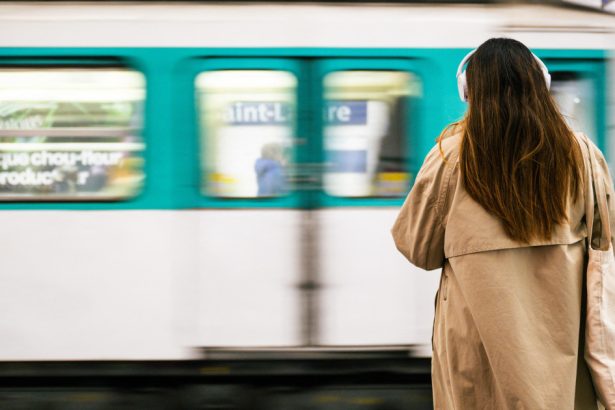 violenta sexuala in transportul public din franta a ajuns la un nivel record numarul victimelor a crescut cu 86 fata de 2016 67cf628434bae