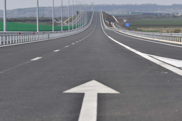 a fost semnat contractul pentru al doilea lot al centurii metropolitane cluj napoca in valoare de 472 miliarde de lei 6821ce7975440