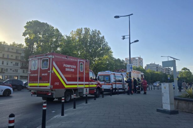accident grav aproape de city park doua victime au fost prinse intre fiarele masinilor intervin salvatorii smurd 6828a5e188f06