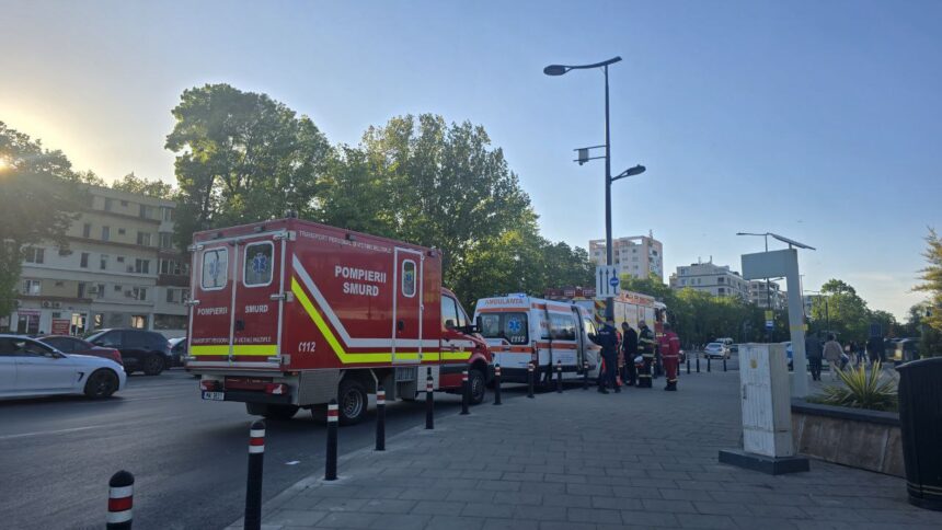 accident grav aproape de city park doua victime au fost prinse intre fiarele masinilor intervin salvatorii smurd 6828a5e188f06