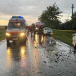 Accident grav în Timiș: o femeie a decedat, iar alte patru persoane, printre care doi copii, au fost transportate la spital 2 accident grav in timis o femeie a murit iar alte patru persoane inclusiv doi copii au ajuns la spital 68295e9200e0b