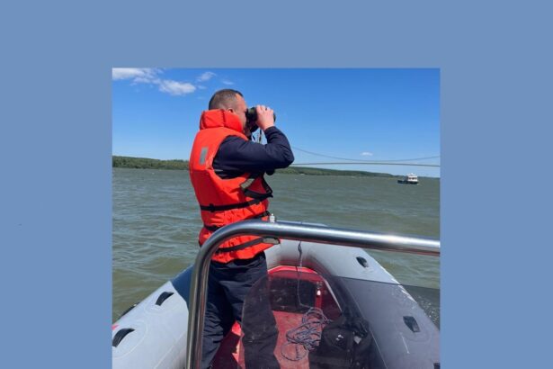 accident naval pe dunare doua persoane sunt cautate de echipajele de salvare 6824b15769340