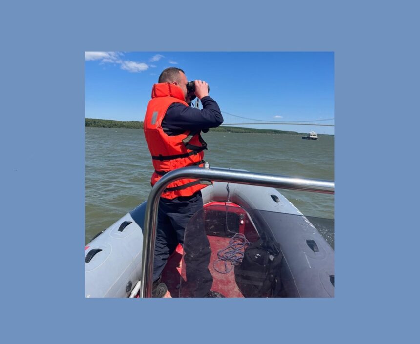 Accident naval pe Dunăre: Echipajele de salvare caută două persoane 1 accident naval pe dunare doua persoane sunt cautate de echipajele de salvare 6824b15769340