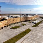 Aeroportul Internațional Mihail Kogălniceanu investește în energie verde: A fost semnat contractul pentru studiul de fezabilitate al unui parc fotovoltaic 2 aeroportul international mihail kogalniceanu investeste in energie verde a fost incheiat contractul pentru studiu de fezabilitate al unui parc fotovoltaic 682de4e08d440