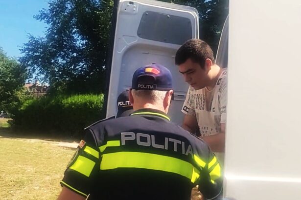 aflat in arest la domiciliu studentul care si a incendiat profesorul a cerut aprobarea instantei sa poata parasi imobilul din cauza unor probleme medicale 682a7929e8ee2