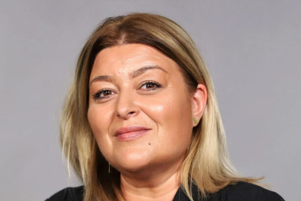 andreea popa senior consultant imobiliare ro vine la conferinta profit ro piata imobiliara 683943c3d8b83