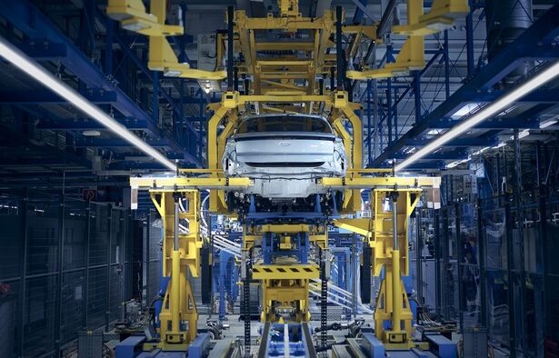 angajatii ford din koln au declansat pentru prima data o miscare de protest din cauza planificatelor concedieri 682447ec00b34