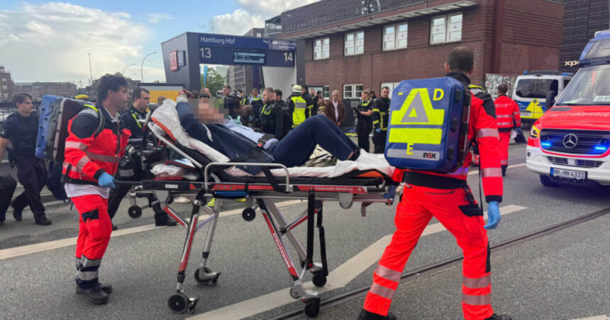 Atac cu cuțitul în gara centrală din Hamburg: Declarațiile poliției despre femeia care a rănit 18 oameni 1 atac cu cutitul in gara centrala din hamburg ce spun politistii despre femeia care a ranit 18 oameni 683201e5a9e93