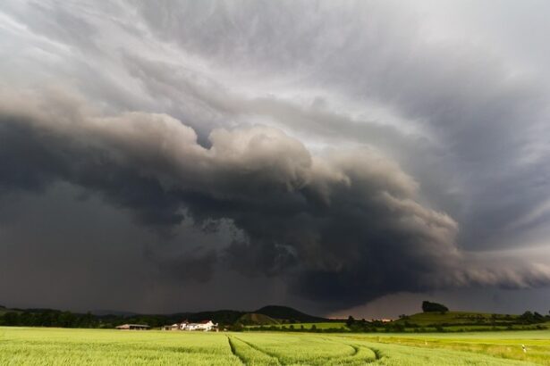 avertizare meteo vant puternic ploi si o noua racire a vremii pana sambata in cea mai mare parte a tarii cod galben de ploi torentiale descarcari electrice si vijelii in mai multe regiuni 68244b6ba1359