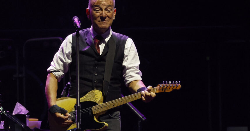 bruce springsteen america pe care o iubesc se afla in mainile unei administratii corupte incompetente si tradatoare 6826e6b0d74d0